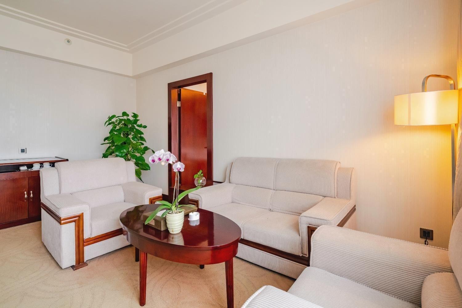 Ramada Chengdu North Hotel Exterior photo
